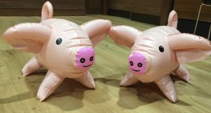 LILAC inflatable pigs
